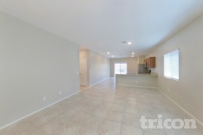 Foto del edificio - 45656 W Sky Ln