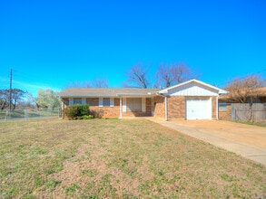 Building Photo - 5113 S Sage Ave