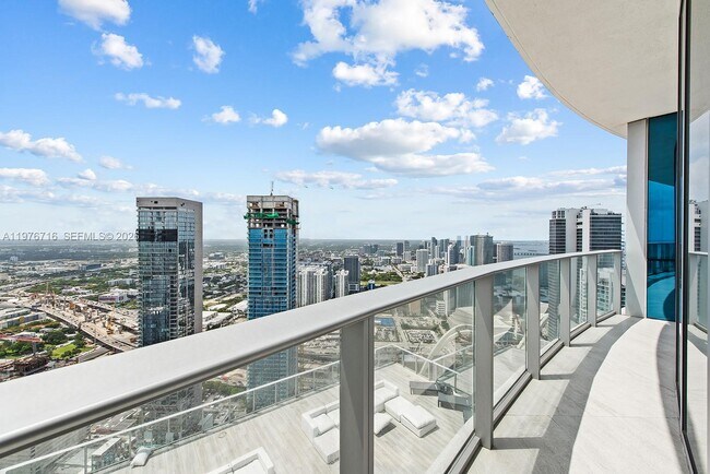 Foto del edificio - 851 NE 1st Ave