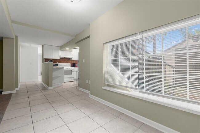 Foto del edificio - 1309 Lakeview Rd