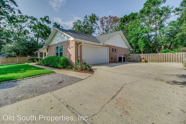 Foto del edificio - 3 br, 2 bath House - 9965 Scenic Hwy