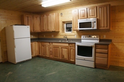 Building Photo - 3583 Redstone Rd