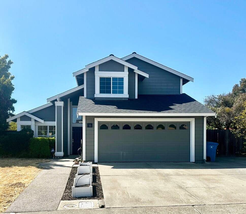 Foto principal - 16 Brighton Dr