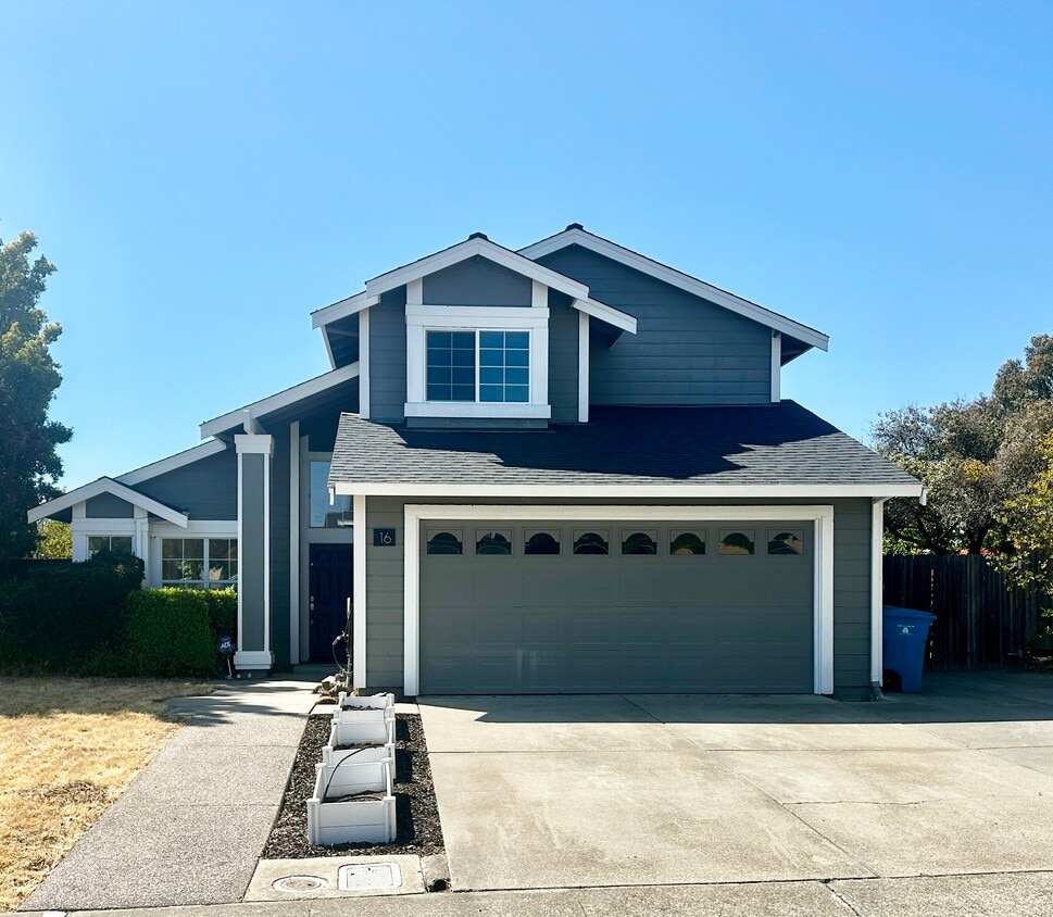 Primary Photo - 16 Brighton Dr