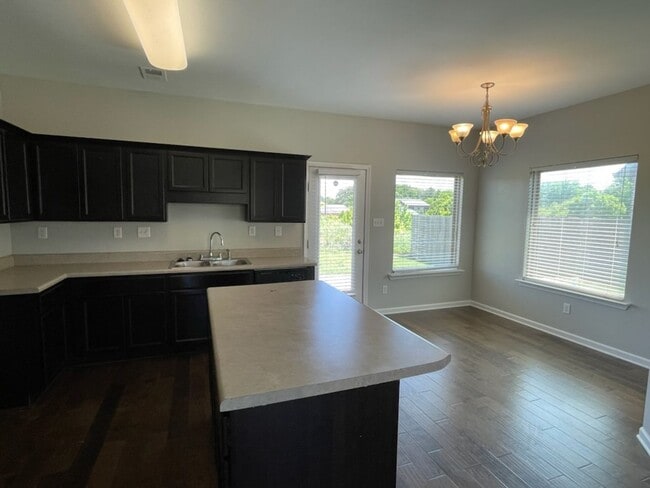Building Photo - Bethel Park Subdivision! Four Bedrooms!