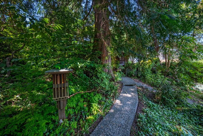 Foto del edificio - 9309 Fauntleroy Wy SW