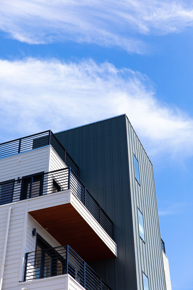 Building Photo - 9 Romasco Ln