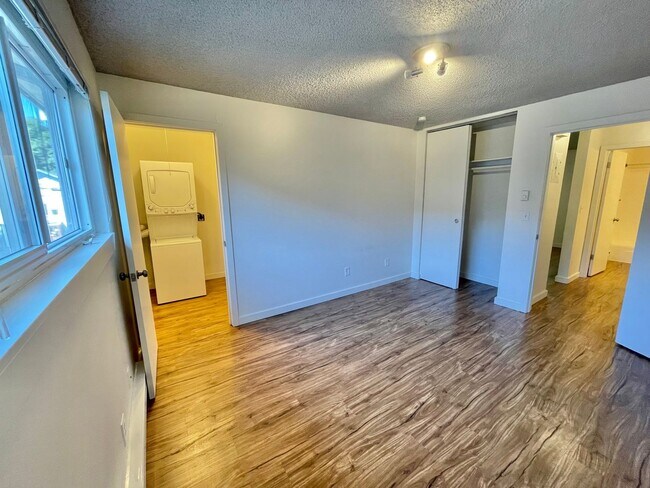 Foto del edificio - Top Floor 1-Bedroom