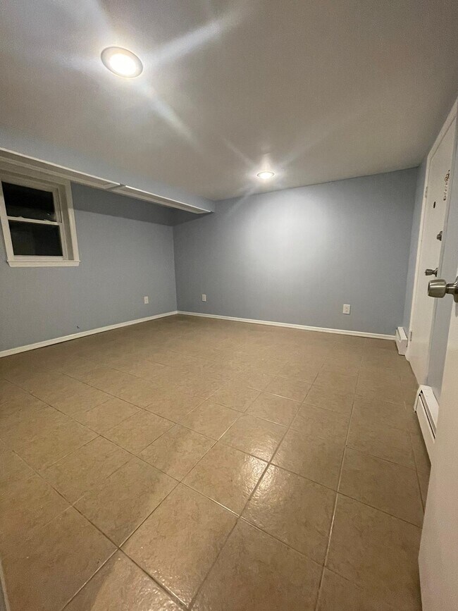 Unit 8 - 69 W 16th St