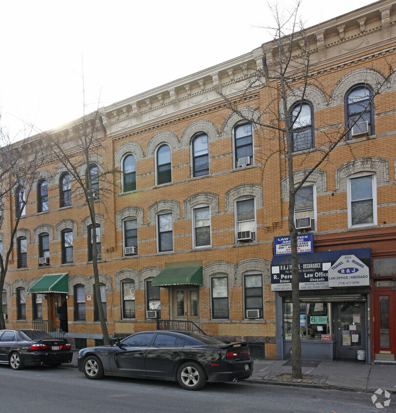 Foto principal - 806 Seneca Ave