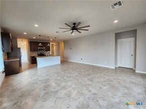 Building Photo - 352 Lillianite