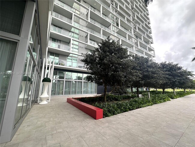 Foto del edificio - 2000 Metropica Wy