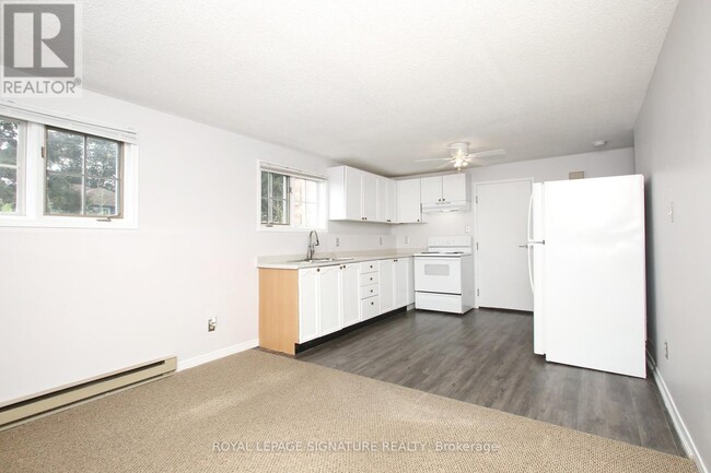 Building Photo - 42 Tecumseh Ave