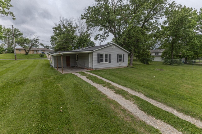 Building Photo - 2501 Calico Ln