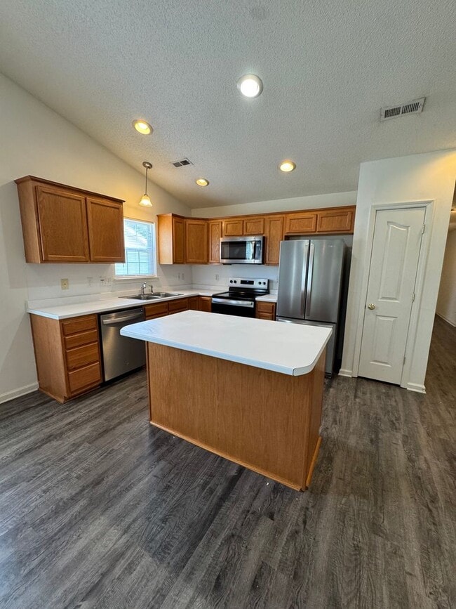 Building Photo - 144 Springwood Ln
