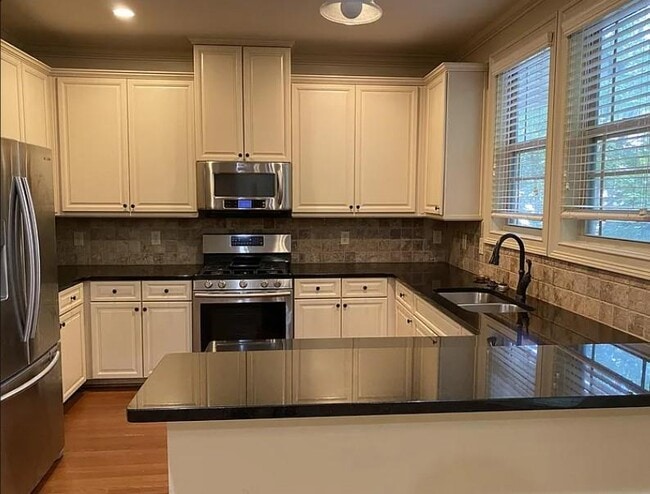 Building Photo - 815 Millwork Cir
