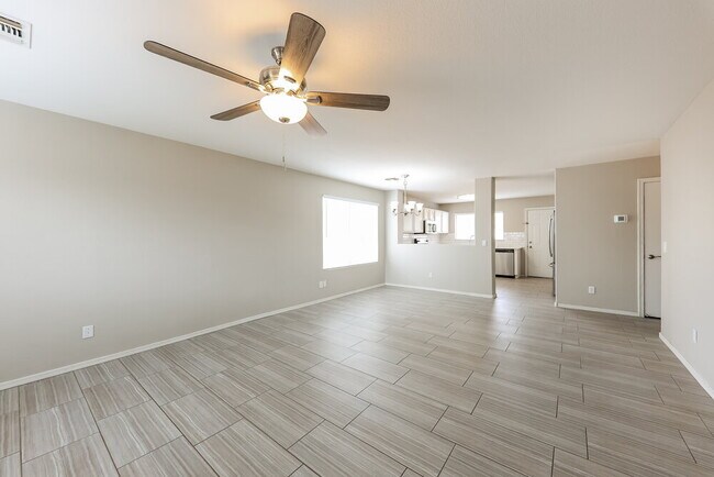 Foto del edificio - 9246 N 86th Ave
