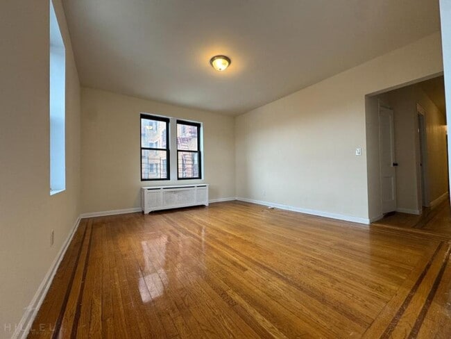 Foto del edificio - 1 bedroom in FLUSHING NY 11358