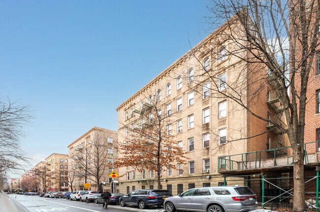 Fotografía del edificio - 811 Walton Ave