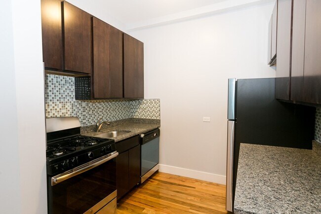 Building Photo - 4828 N Damen Ave