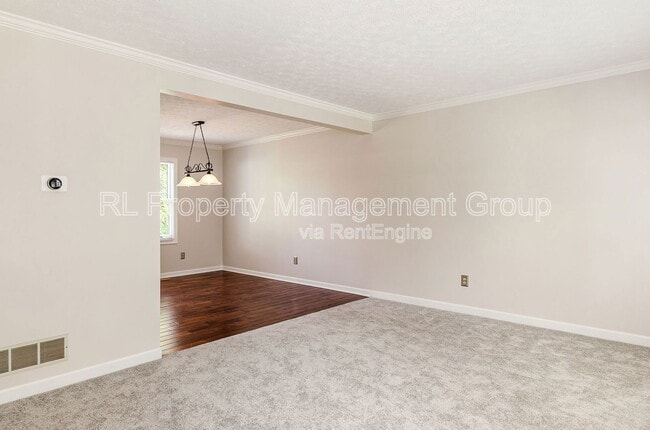 Foto del edificio - 7034 Cavalry Ct