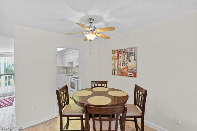 Foto del edificio - 72 7th St S