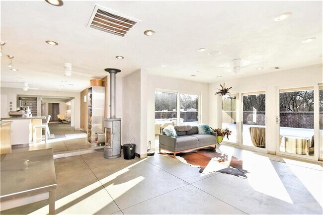 Building Photo - 757 Fredericks Grove Rd