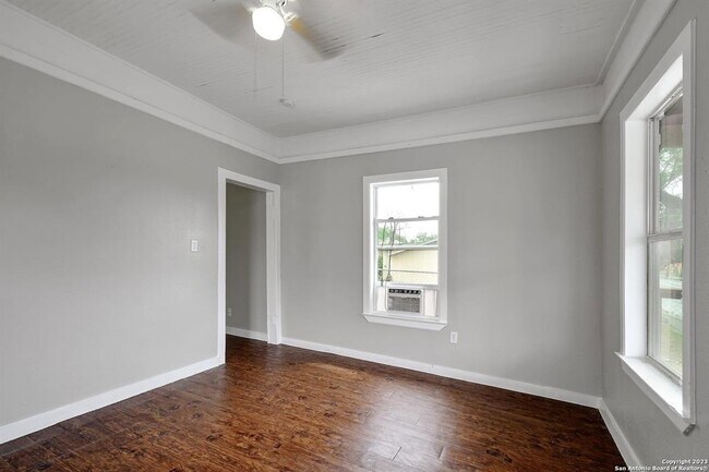 Building Photo - 1111 Guadalupe St