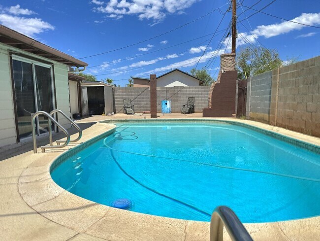 Building Photo - END OF SUMMER SPECIAL - FREE RENT FOR SEPT...