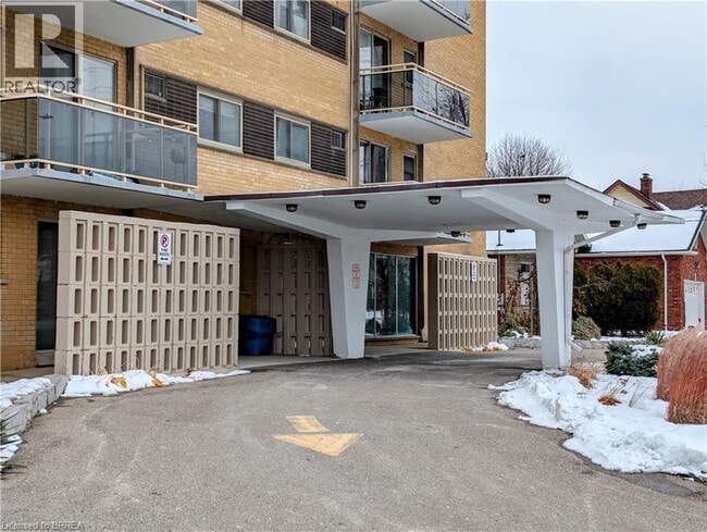 Photo du bâtiment - 87 St George St