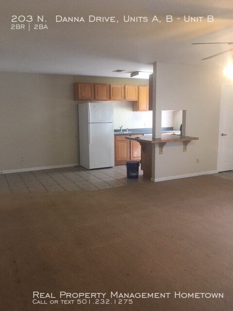 Building Photo - 203 N Danna Dr