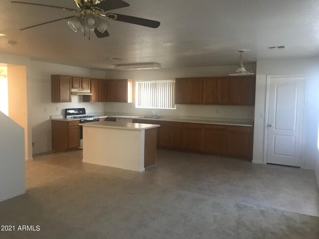 Building Photo - 1033 S San Vincente Ct