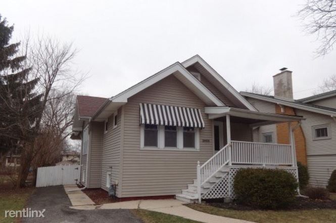 Primary Photo - 17616 Oakwood Dr