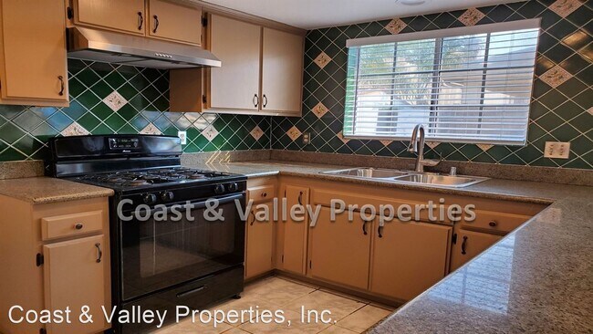 Building Photo - 3 br, 2 bath House - 824 Marcia Way