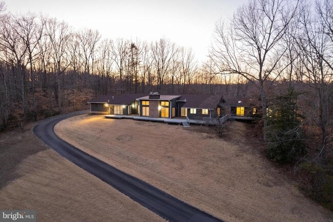 Building Photo - 20 Cessna Ln