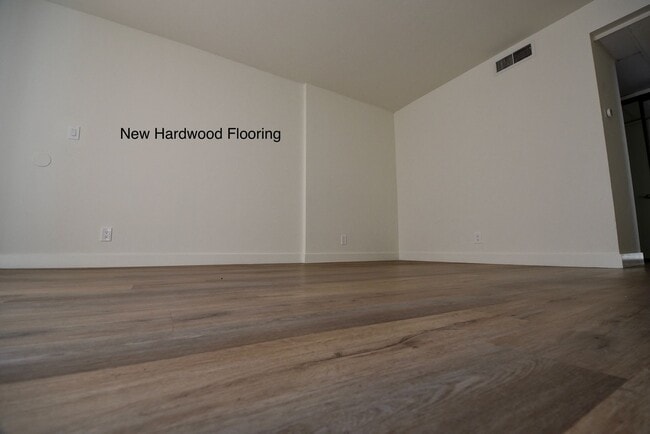 Building Photo - 12249 Oxnard St