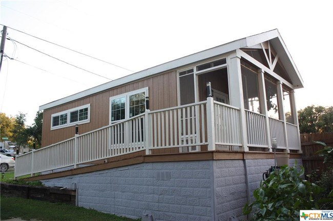 Building Photo - 268 Meadow Lake Dr