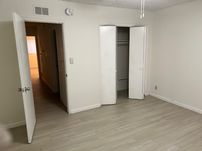 Building Photo - 412 N Louise St