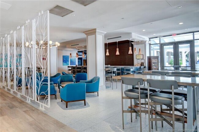 Foto del edificio - 8302 Marina Villa Dr