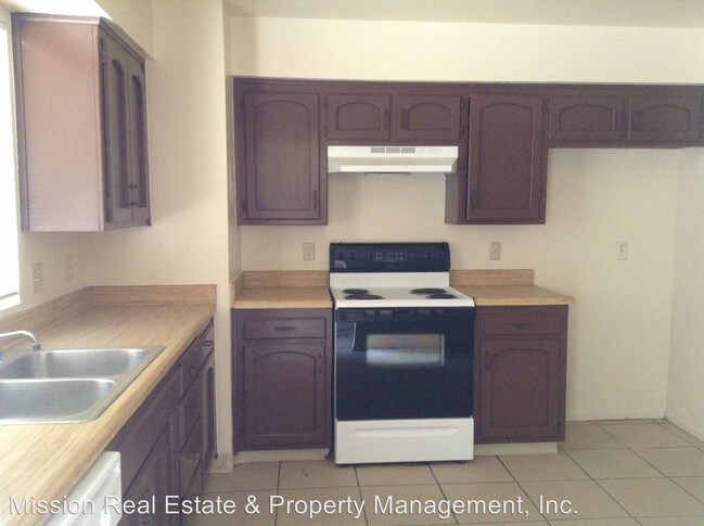 Building Photo - 6350 Summerfield Dr