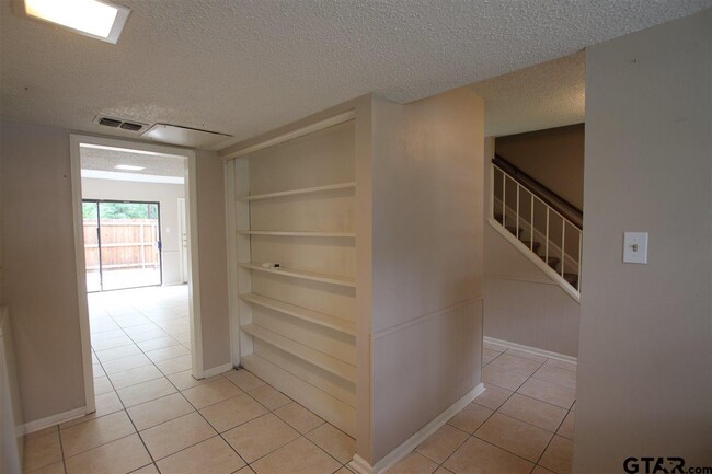 Building Photo - 2522 Delmar St