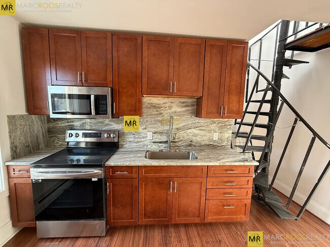 Foto del edificio - 682 Parker St