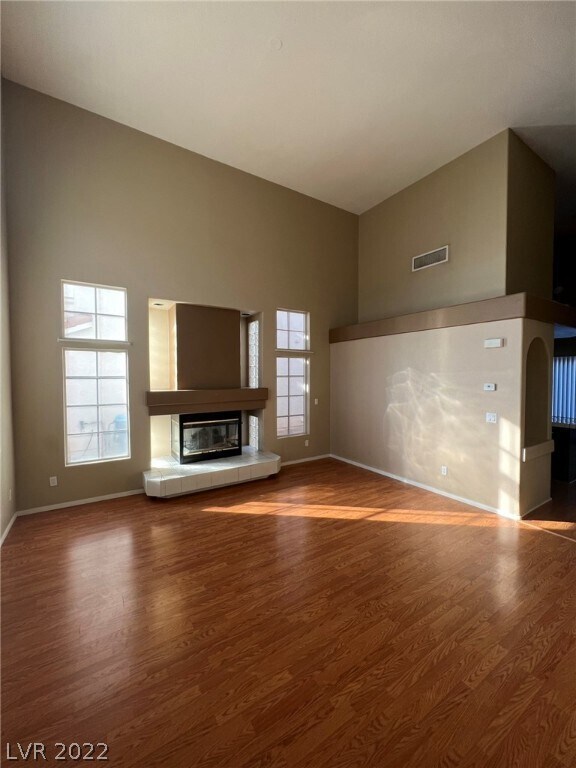 Foto del edificio - 8744 Country View Ave