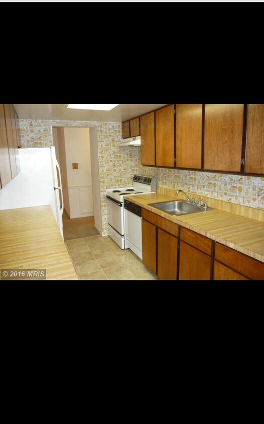 Primary Photo - 13205 Dairymaid Dr