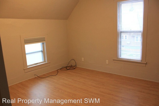 Building Photo - 806 Jones St