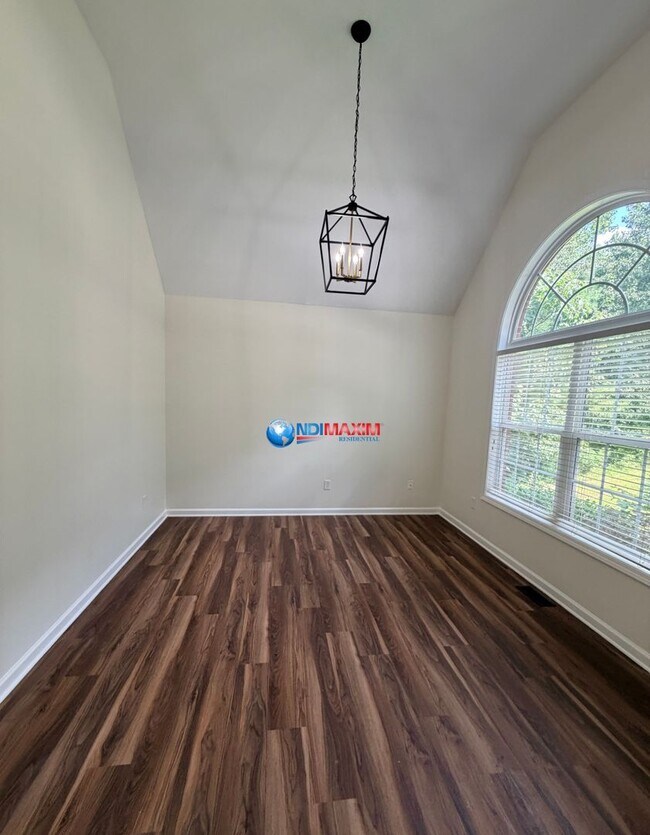 Foto del edificio - Spacious RENOVATED house with full walk-out basement in Jonesboro