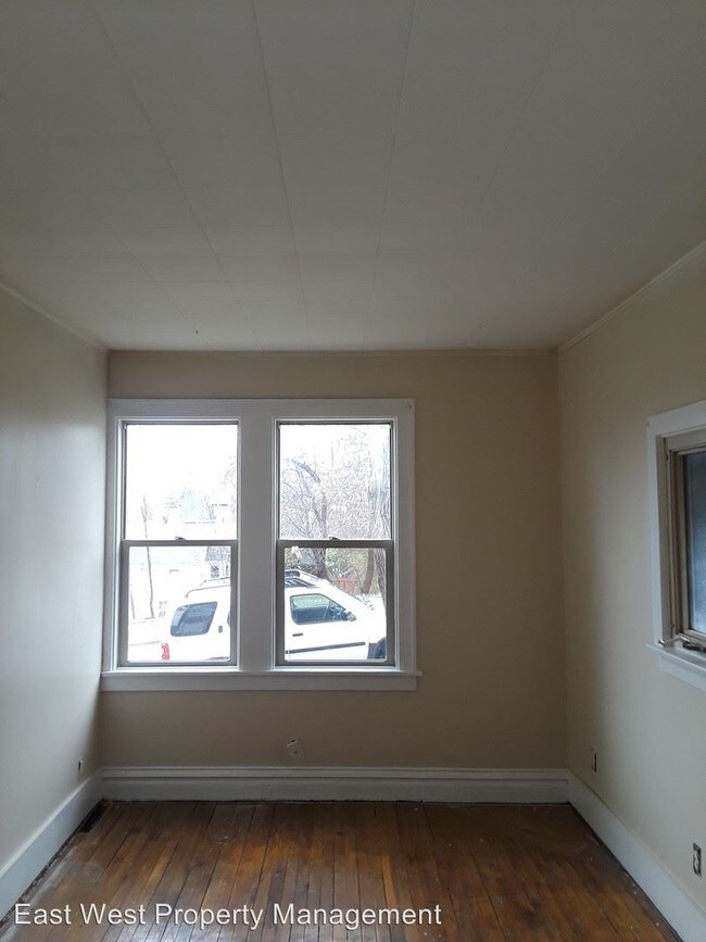 Building Photo - 732 N 23rd Ave W