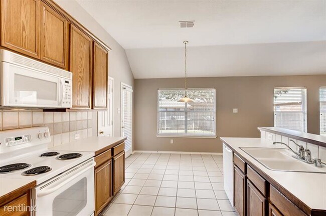 Foto del edificio - 3 br, 2 bath House - 9901 Glenshee Drive UNIT