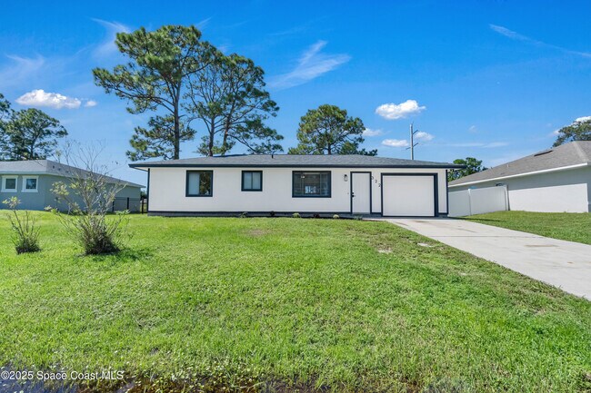 Foto del edificio - 322 Ixora Ave NW