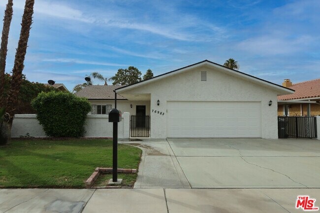 Foto del edificio - 76983 California Dr